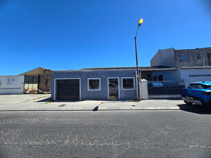 3 Bedroom Property for Sale in Lentegeur Western Cape
